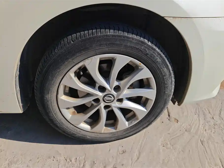 Sylphy Facelift III Classic 1.6 XE CVT Comfort
