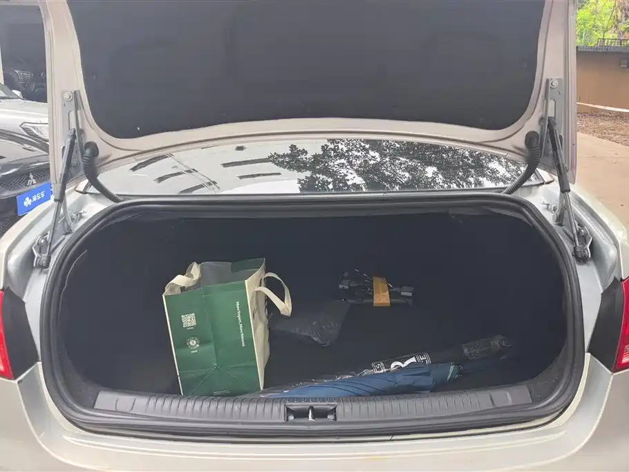 Roewe e550 荣威e550 2016款 豪华版