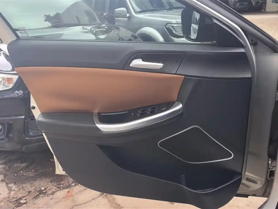 Roewe e550 荣威e550 2016款 豪华版