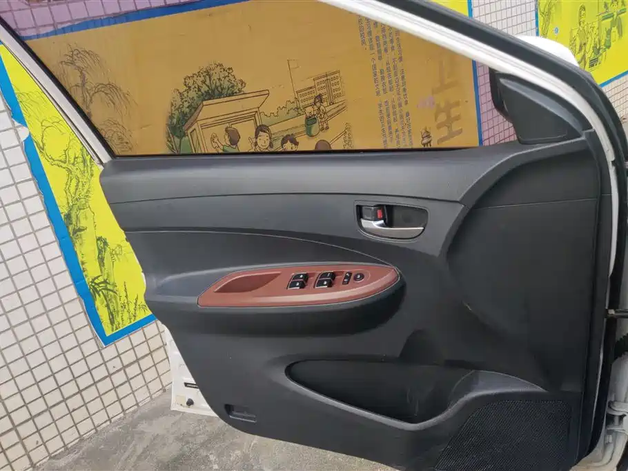 BYD F3 比亚迪F3 2016款 1.5 L 自动尊贵型