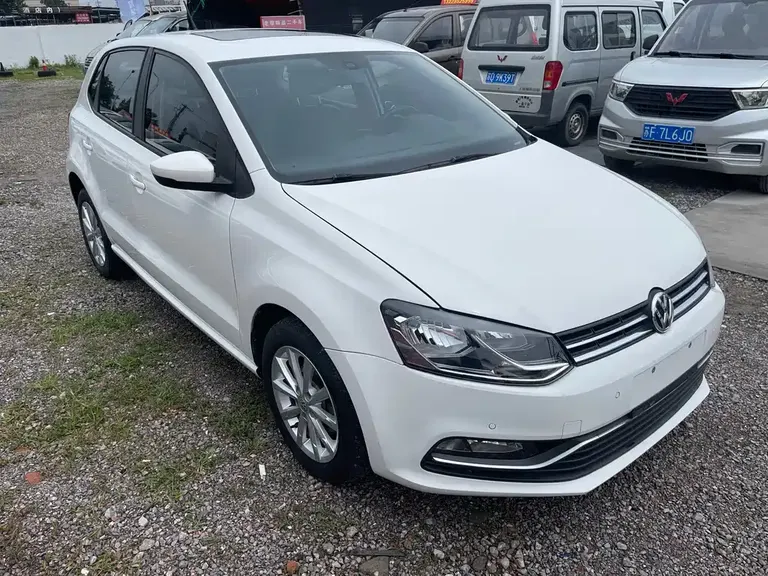 Volkswagen Polo 1.6 L Auto Luxury