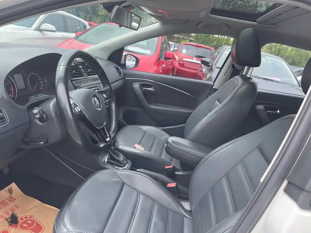 Polo 1.6 L Auto Luxury