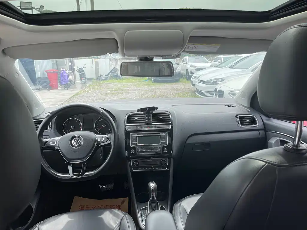 Polo 1.6 L Auto Luxury