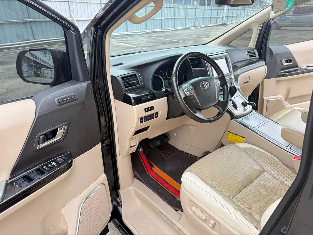 Alphard 3.5 L Distinguished