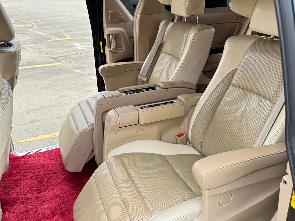 Alphard 3.5 L Distinguished