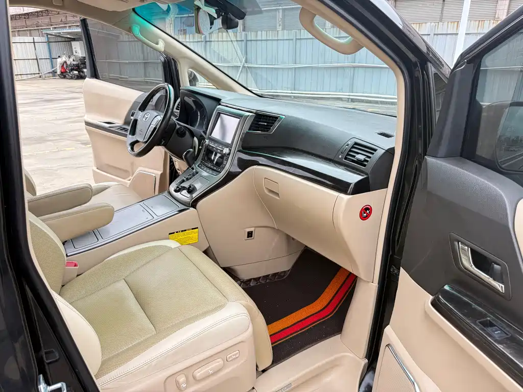 Alphard 3.5 L Distinguished