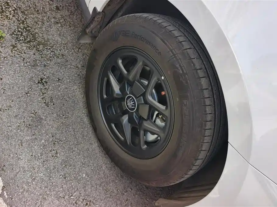 Qin PLUS DM-i Smart Drive 128 KM Progressive