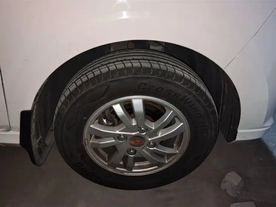 Wuling Hongguang Facelift 1.5 L S Comfort Electric Assist LAR