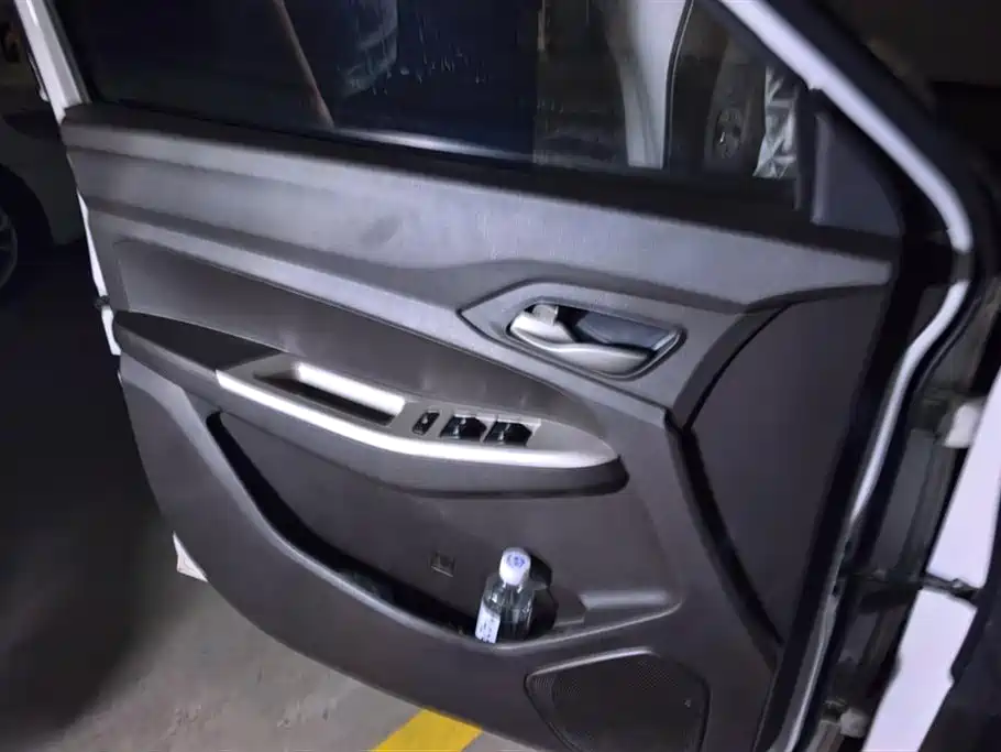 Wuling Hongguang Facelift 1.5 L S Comfort Electric Assist LAR