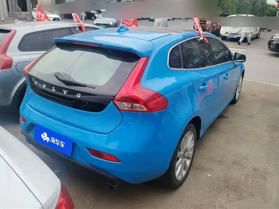 Volvo V40 沃尔沃V40 2015款 1.6 T 智雅个性运动版