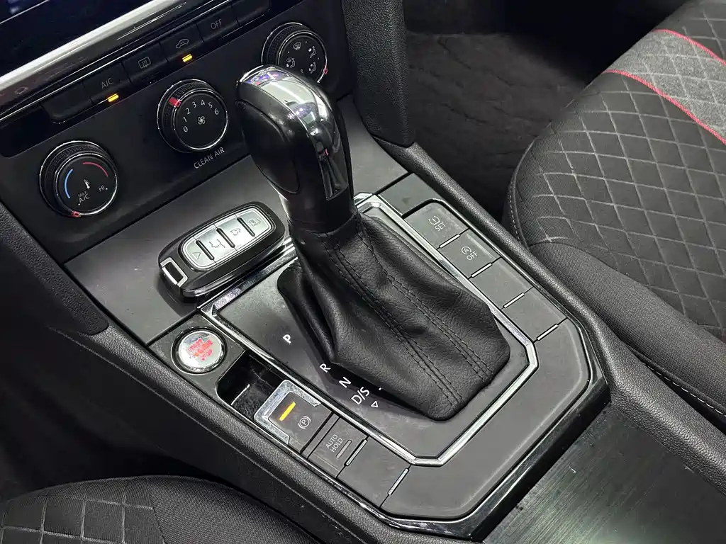 Lamando 230 TSI DSG Style