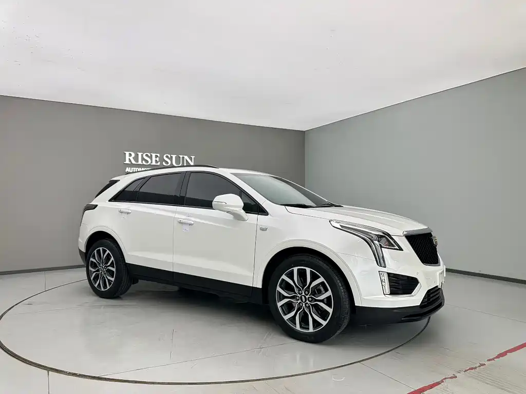 Cadillac XT5 2.0 T 4 WD Luxury (Hummingbird)