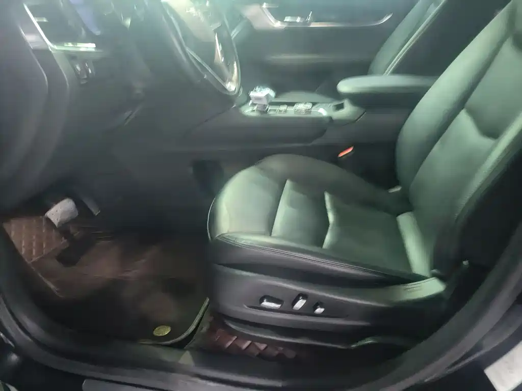 Cadillac XT6 2.0 T 6-seat 4 WD Luxury 120 Anniversary Limited
