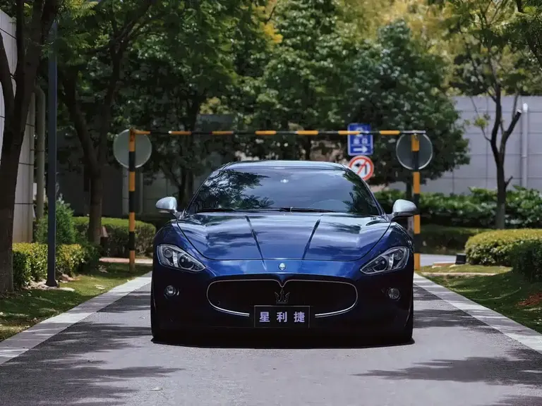 Maserati GranTurismo 4.2 L Standard