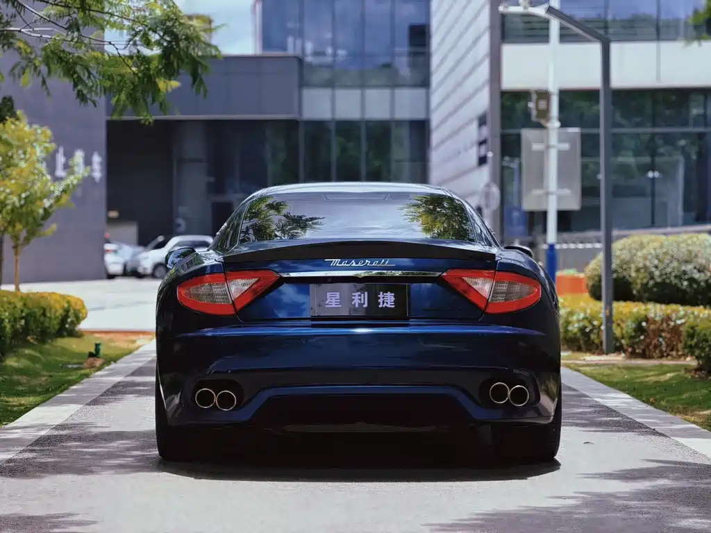 GranTurismo 4.2 L Standard