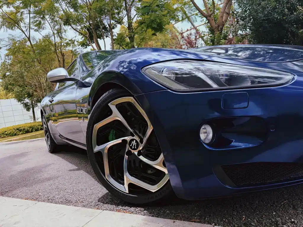 GranTurismo 4.2 L Standard
