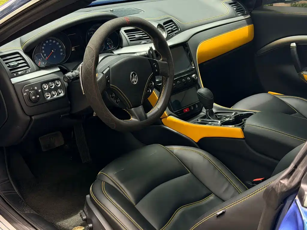 GranTurismo 4.2 L Standard