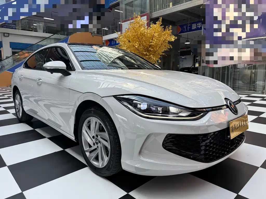 Lamando Lamando L 280 TSI DSG Dazzle Hot