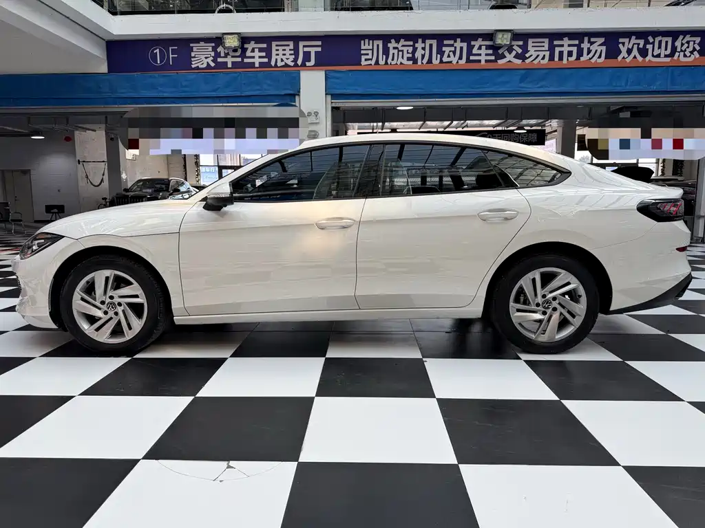 Lamando Lamando L 280 TSI DSG Dazzle Hot