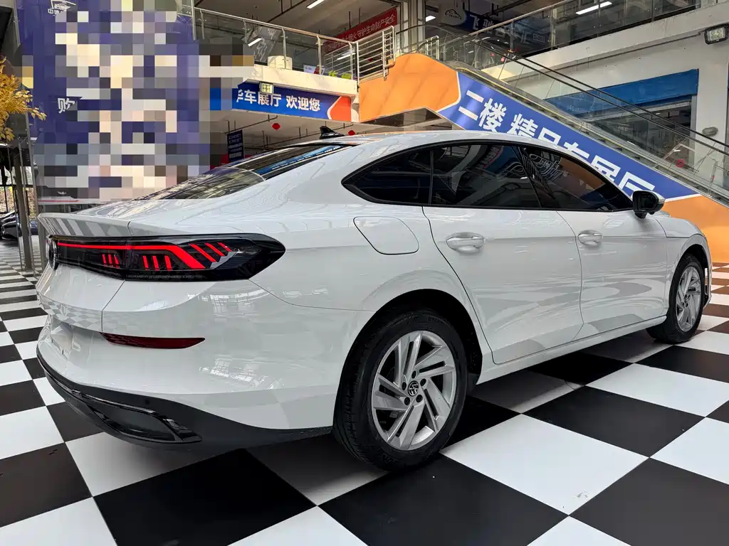 Lamando Lamando L 280 TSI DSG Dazzle Hot