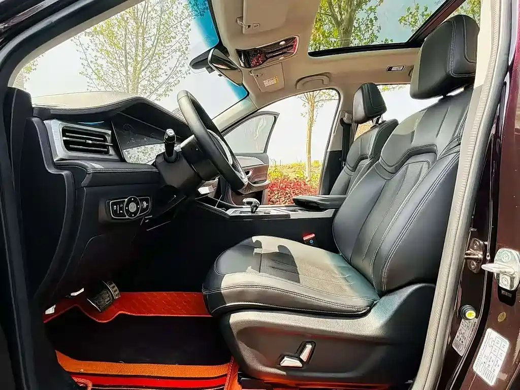 Jetour X90 PLUS 1.6 TD DCT Villa 7-seat
