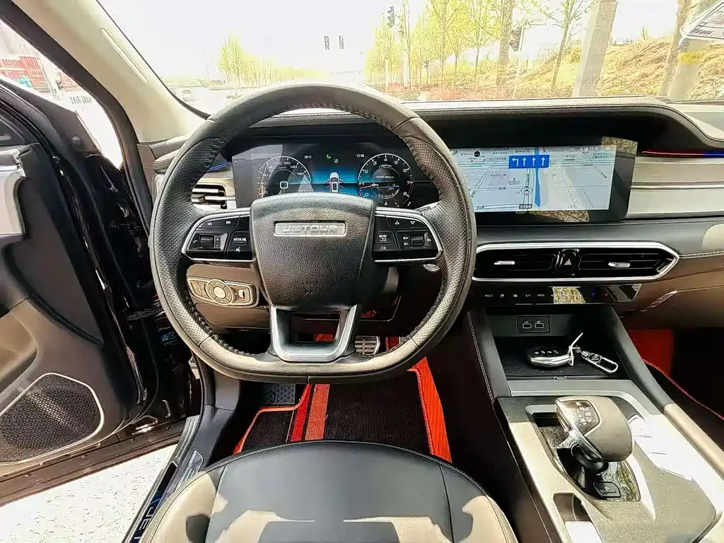 Jetour X90 PLUS 1.6 TD DCT Villa 7-seat