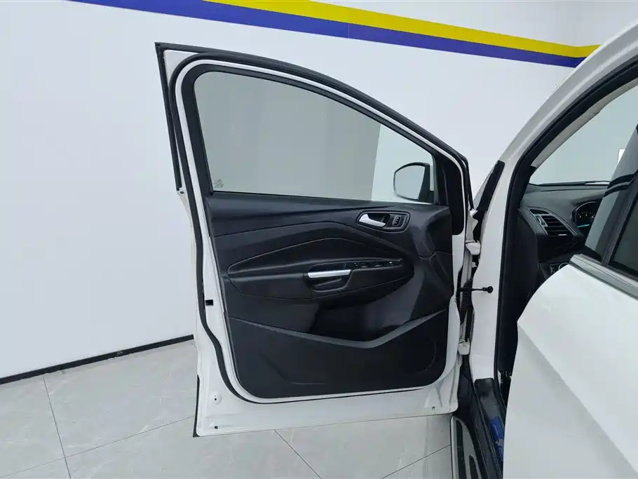 Kuga EcoBoost 180 2 WD