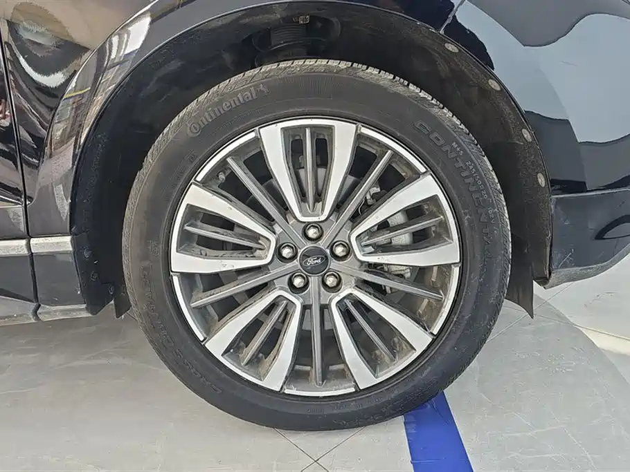 Edge PLUS EcoBoost 245 2 WD Grand Sharp 7-seat