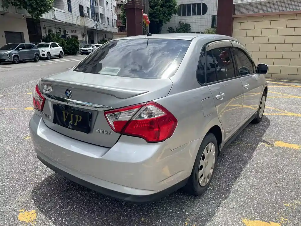 Venucia D50 1.6 L Manual Fashion