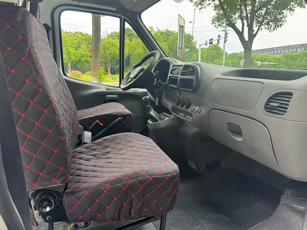 Transit Custom 2.8 T Space King Taurus LWB Mid High Roof Rear Single Tire - Step 6-seat Diesel CN-VI JX493