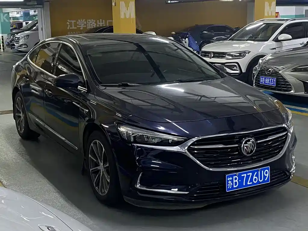 LaCrosse 652 T Luxury