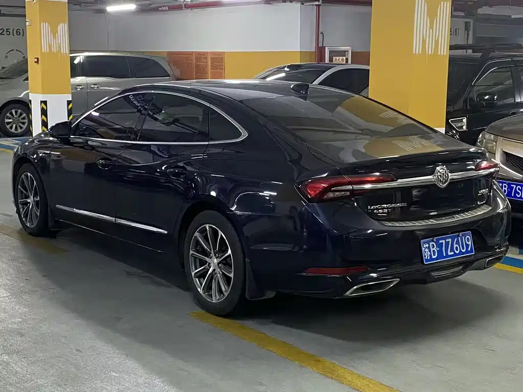 LaCrosse 652 T Luxury
