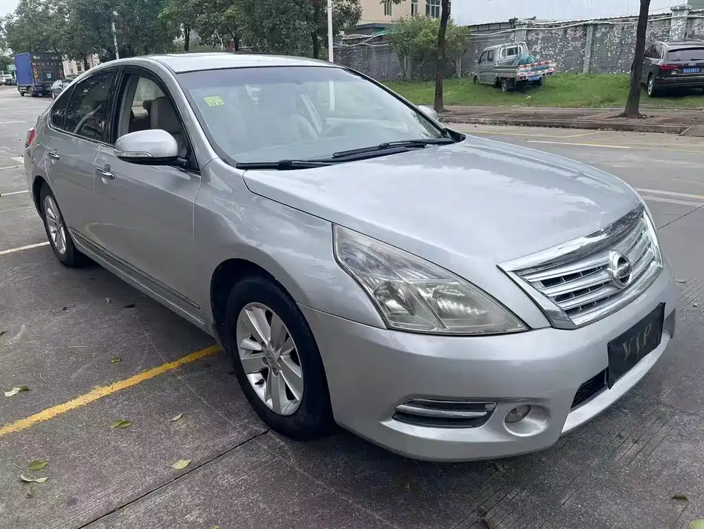 Teana 2.0 L XE Standard