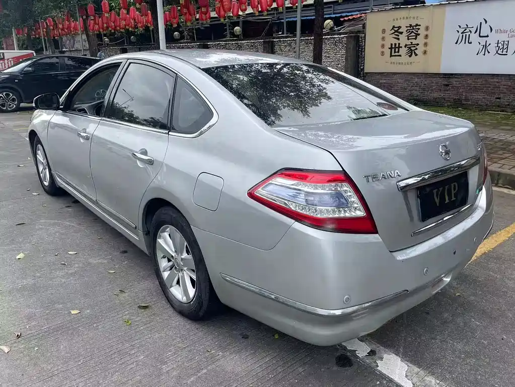 Teana 2.0 L XE Standard