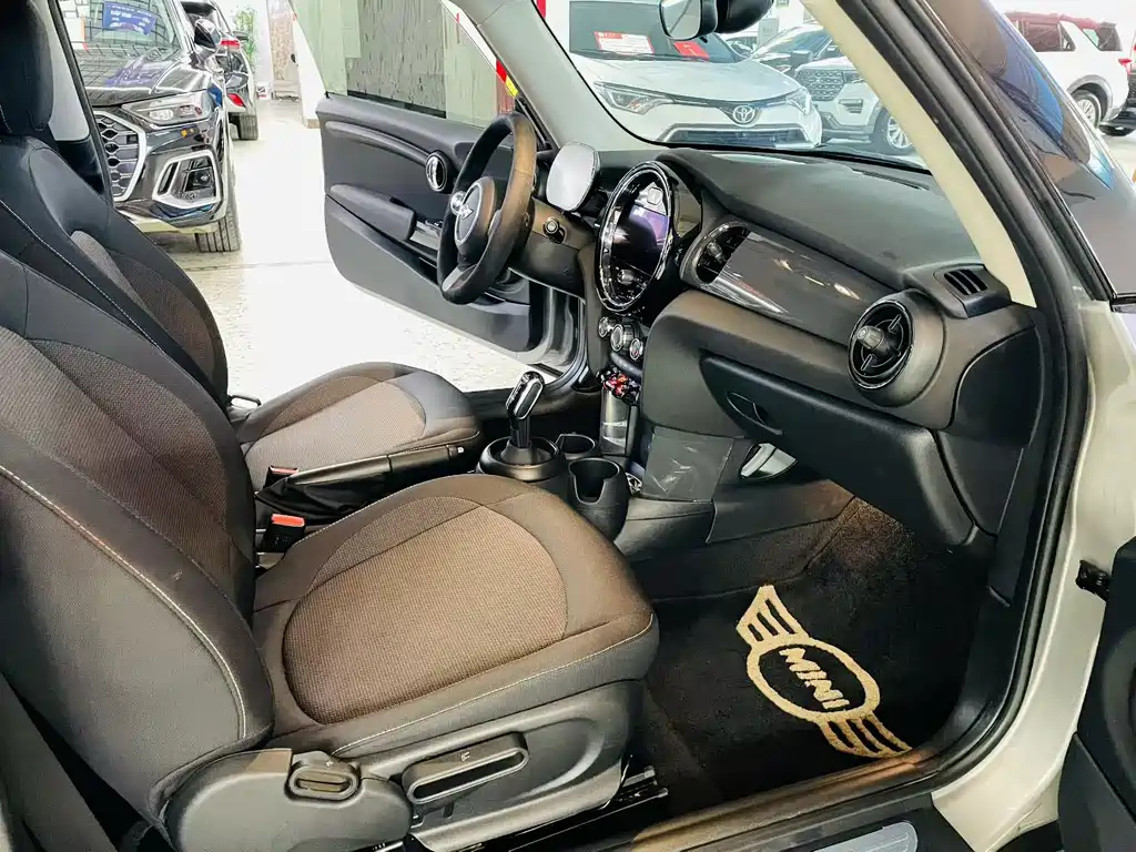 MINI 1.5 T ONE