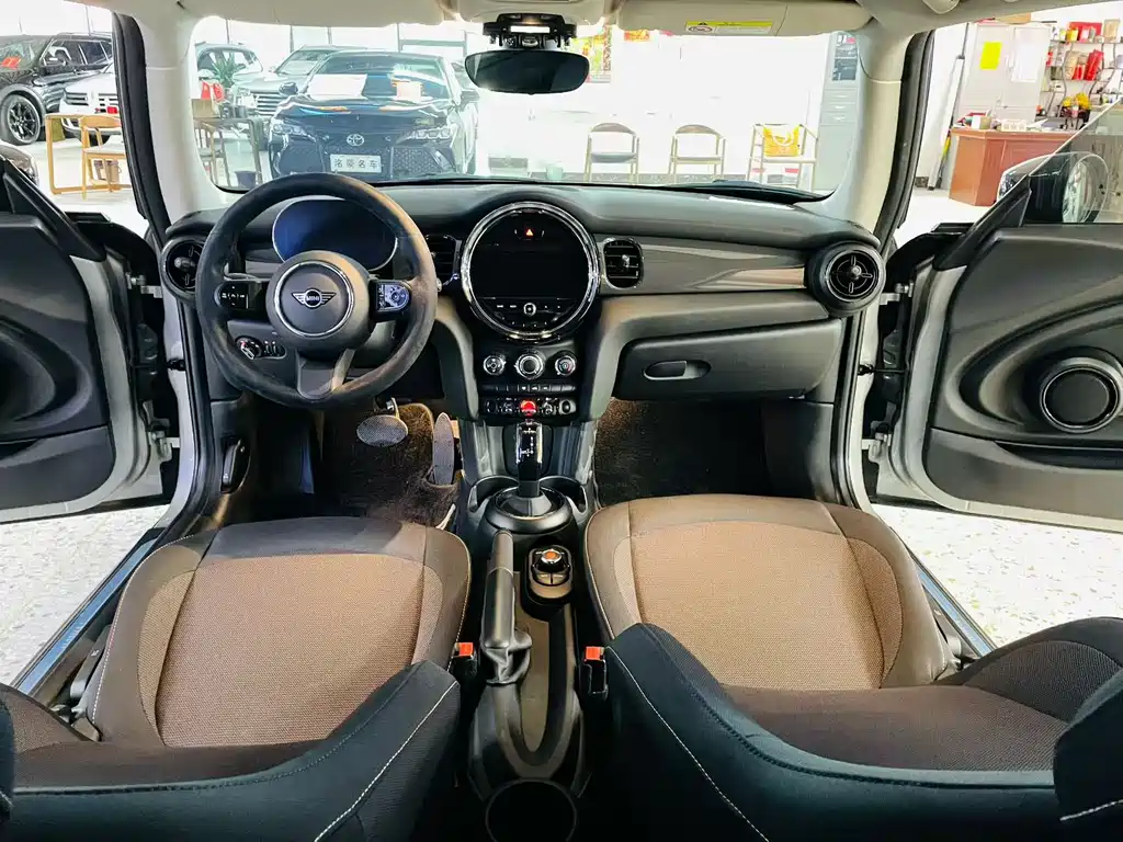 MINI 1.5 T ONE