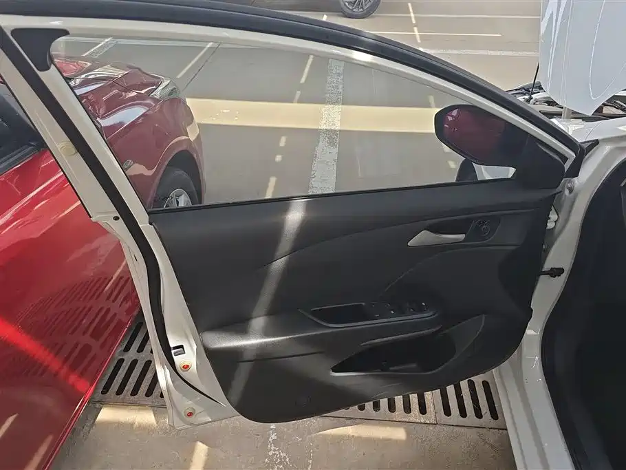 Monza Mild Hybrid Redline 320 T DCT Brisk