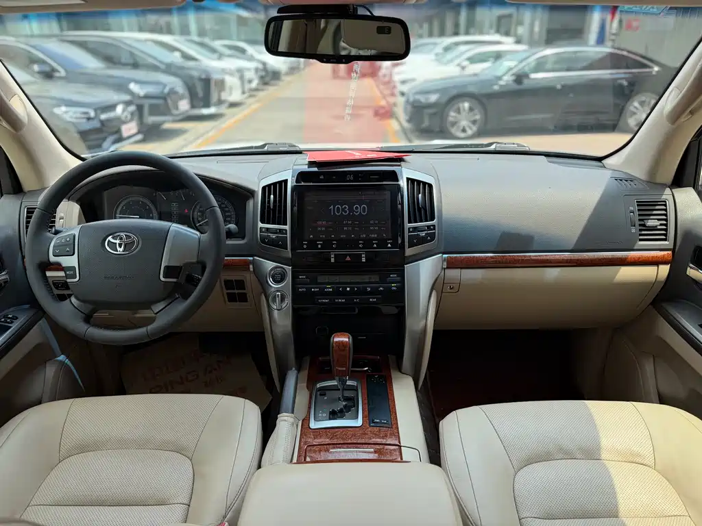 Land Cruiser 4.0 L Auto VX