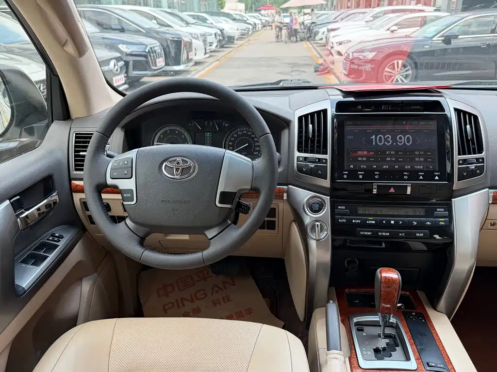 Land Cruiser 4.0 L Auto VX