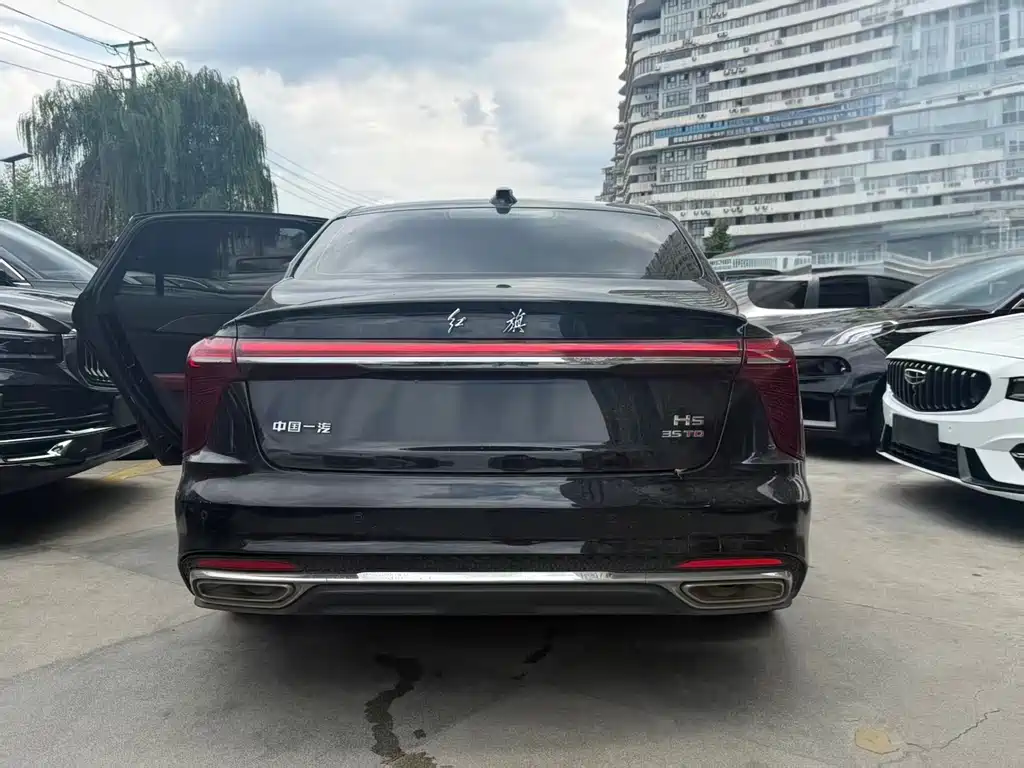 Hongqi H5 1.5 T DCT Connected Flagship Charm