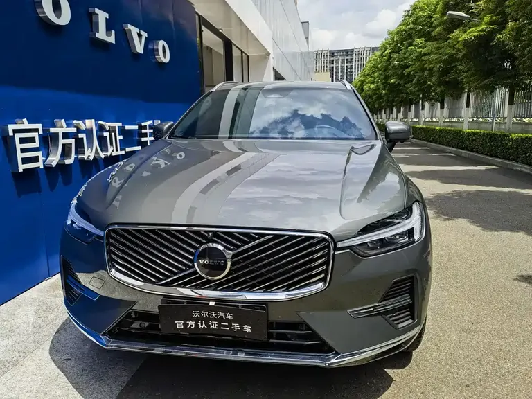 Volvo XC60 B5 4 WD Smart Ease Luxury
