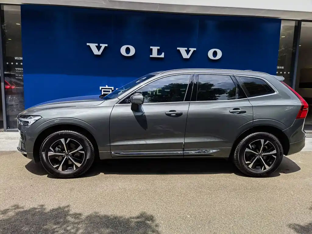 Volvo XC60 B5 4 WD Smart Ease Luxury