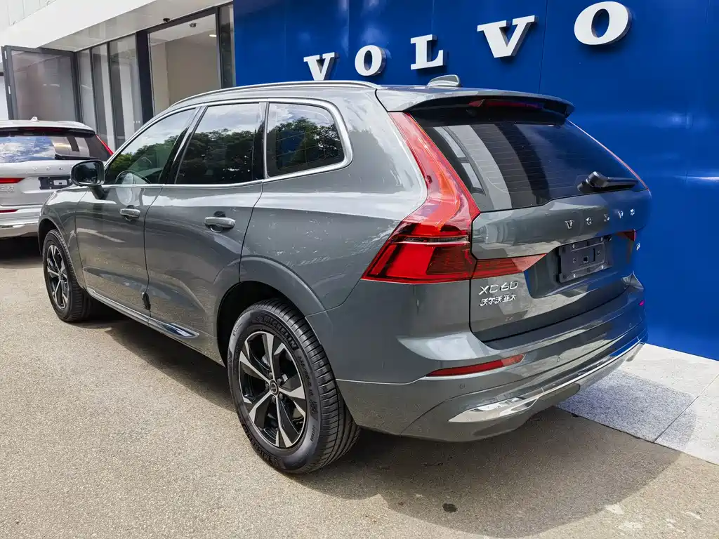 Volvo XC60 B5 4 WD Smart Ease Luxury