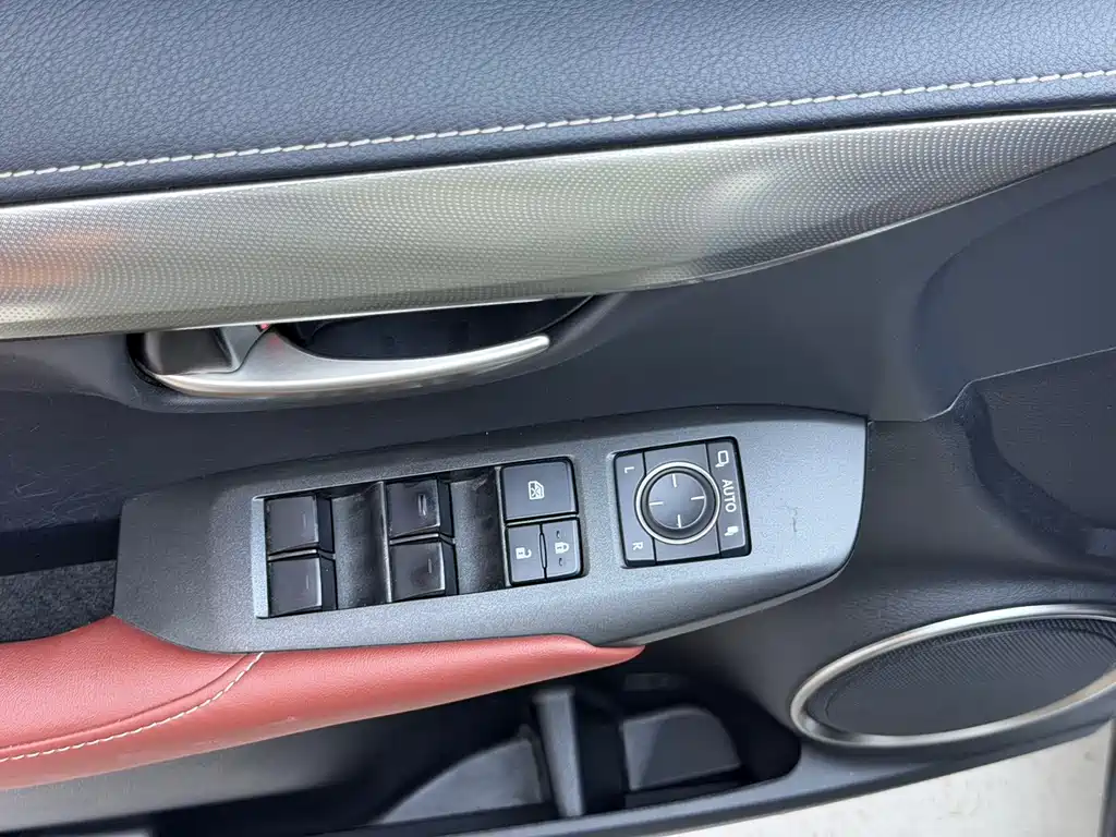 Lexus NX 200 AWD Sharp Style