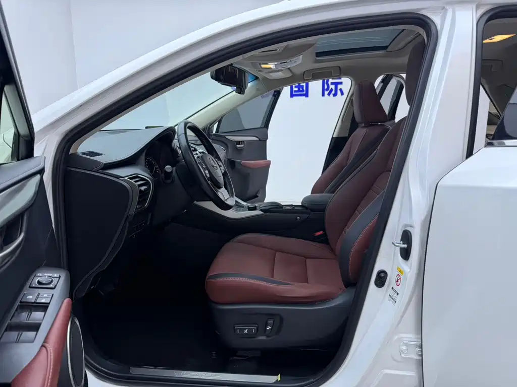 Lexus NX 200 AWD Sharp Style