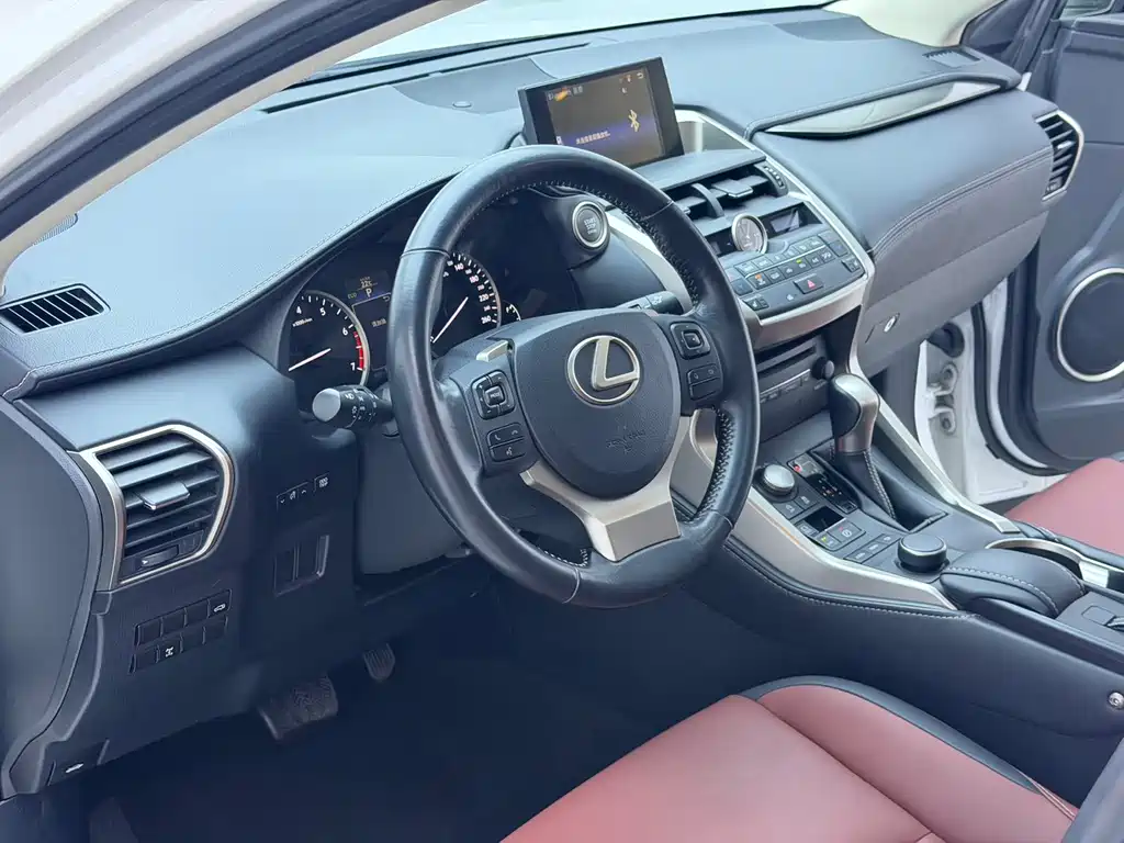 Lexus NX 200 AWD Sharp Style
