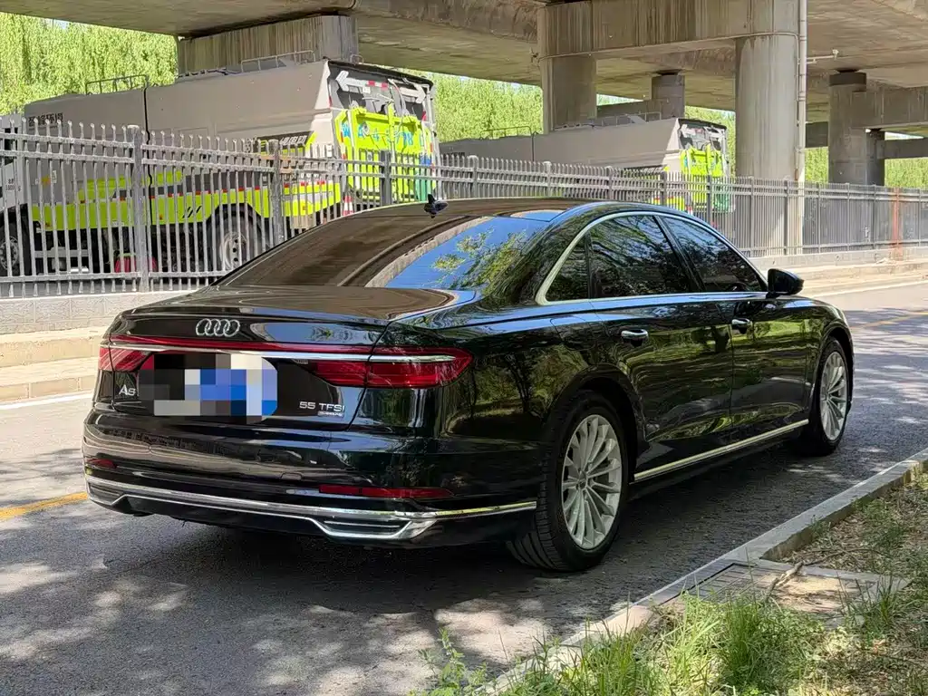 Audi A8 A8 L 55 TFSI quattro Launch Premium