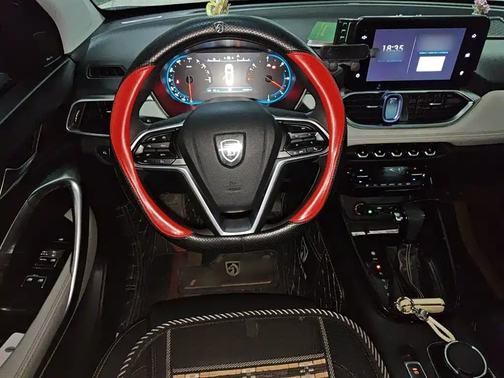 Baojun 530 宝骏530 2019款 1.5 T CVT尊贵型 国V