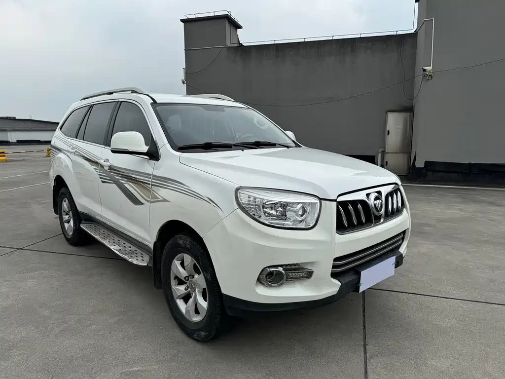 萨瓦纳 萨瓦纳 2016款 2.0 T 自动两驱汽油尊享版5座