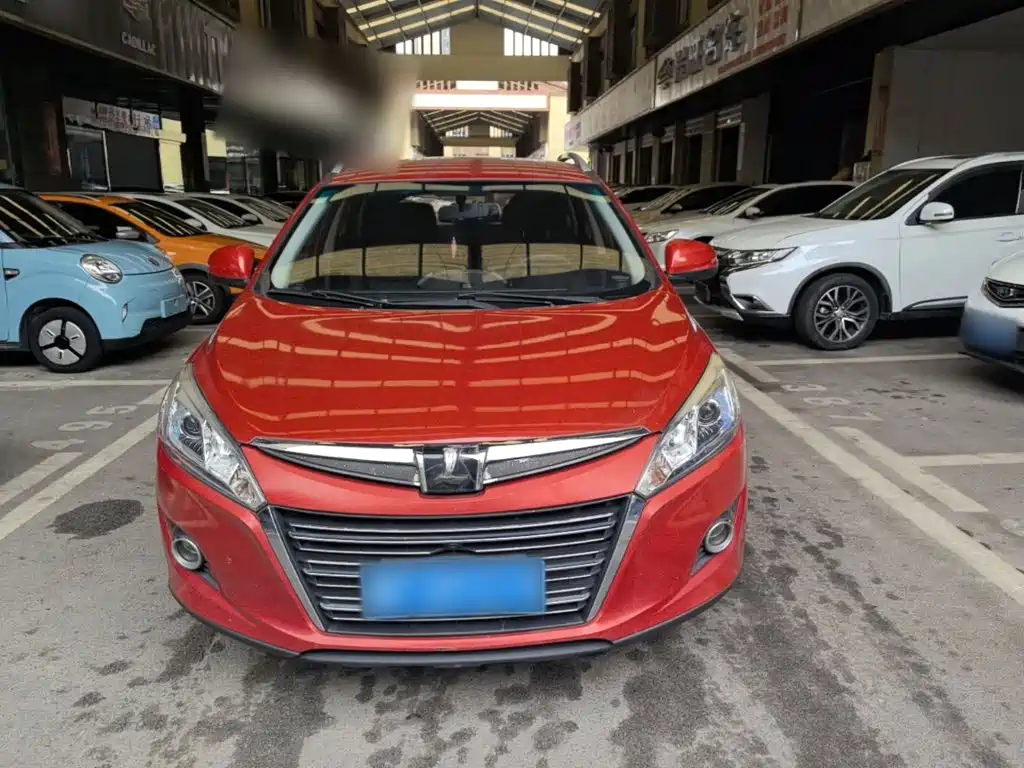 URX 6 SUV 1.8 T Tech Value